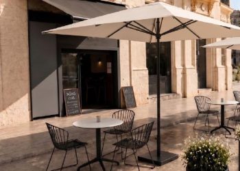 Valencia da luz verde al nuevo diseño unificado de las terrazas de la plaza del Ayuntamiento