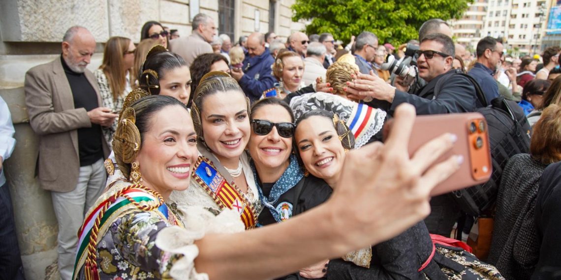 La Generalitat destina 270.000 euros en ayudas a los CEVEX para promover la cultura valenciana en el exterior