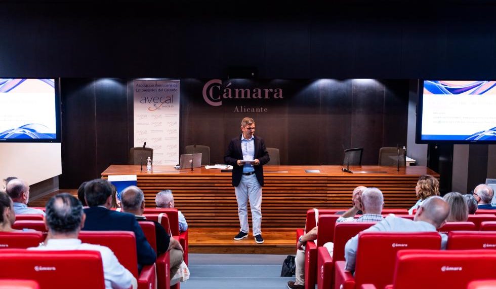 El calzado valenciano refuerza su apuesta por la innovación y la expansión internacional