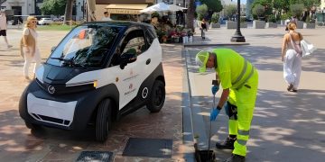 Valencia intensifica la limpieza de 76.700 imbornales ante las lluvias