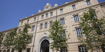 El Ayuntamiento consulta a la Asesoría Jurídica por las obras de la calle Encarna Albarracín