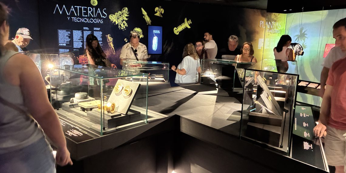 La exposición ‘El oro y el universo’ del MARQ supera las 19.000 visitas en su primer mes