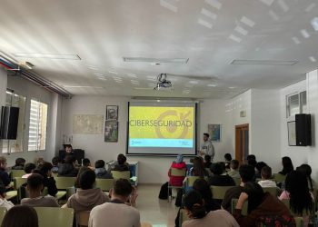 La Generalitat forma a más de 12.000 personas en ciberseguridad durante el curso 2025-2026