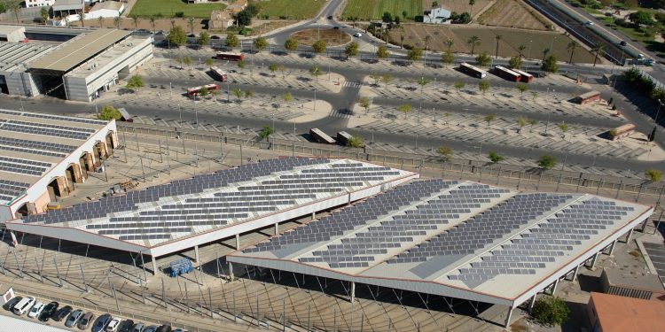 Metrovalencia invertirá 5,4 millones para adaptar los Talleres de Naranjos a los nuevos tranvías