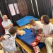 Casas Bajas forma a 30 vecinos en el uso de desfibriladores para actuar ante una parada cardiaca