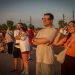 Centenares de personas contemplan el eclipse solar total desde distintos puntos de Torrent