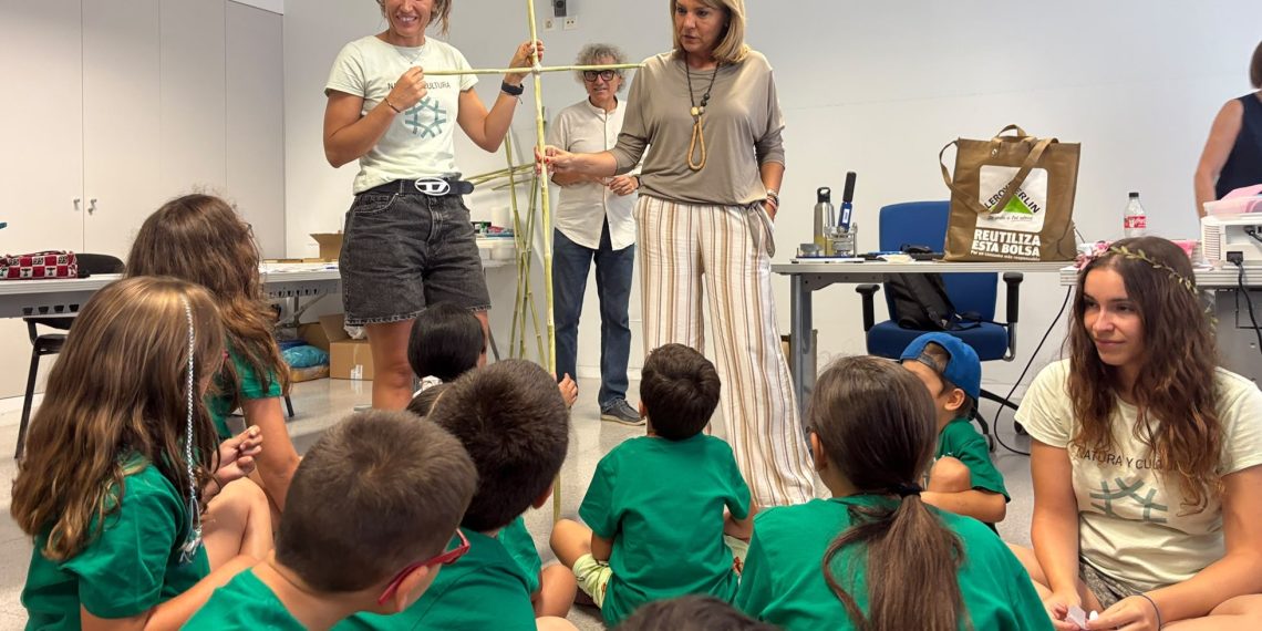 Camarero destaca las escuelas de verano como un recurso clave para la conciliación