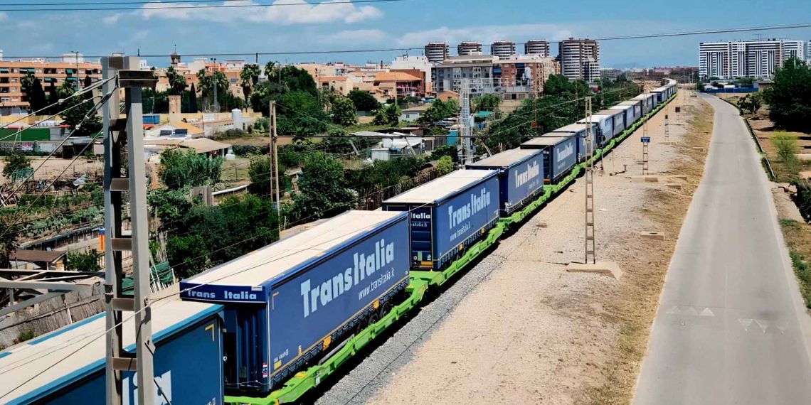 Valenciaport resiste en el interanual con más de 5,6 millones de contenedores