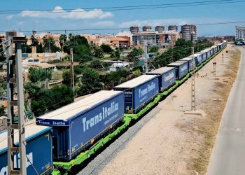 Valenciaport resiste en el interanual con más de 5,6 millones de contenedores