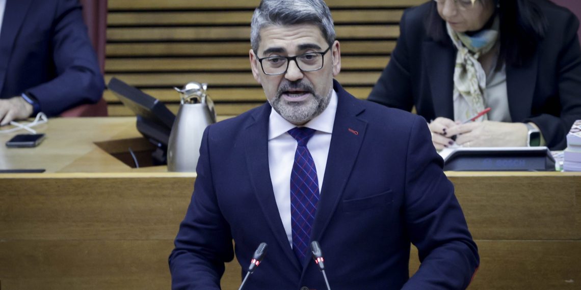 José Forés: “Exigimos el cese del director general de la DGT por el colapso crónico en los exámenes de Tráfico”