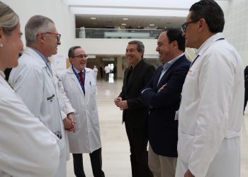 Pérez Llorca destaca la creación de más de 3.600 plazas en la sanidad pública valenciana en tres años