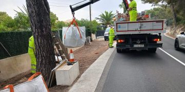 La Diputación de Alicante intensifica la limpieza de carreteras para prevenir incendios forestales