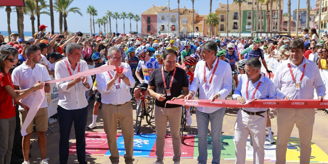 Pérez Llorca destaca el impacto económico y turístico de La Vuelta en la Comunitat