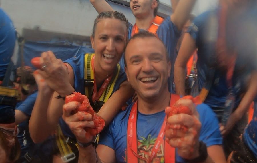 La Tomatina de Buñol reúne a 22.000 personas y lanza 150.000 kilos de tomate en su 79ª edición