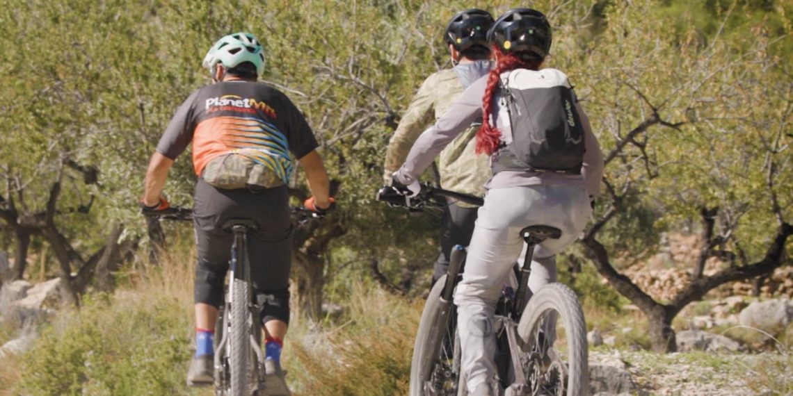 ‘Valencians sobre rodes’ recorre la Plana de l’Arc en bicicleta