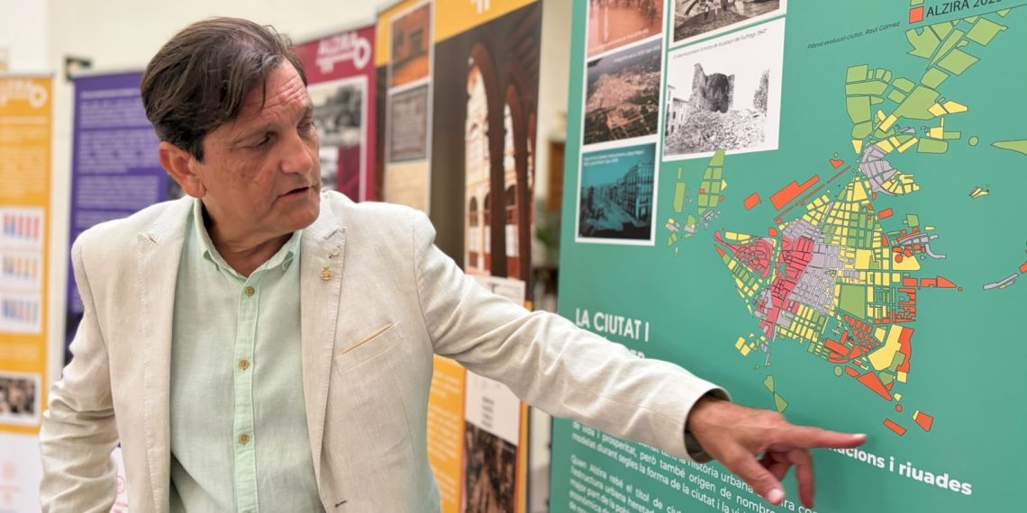 Alzira celebra sus 150 años como ciudad con una exposición itinerante que recorrerá todos los colegios