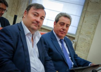 JM Llanos (VOX) ha calificado de “timo y de chiste” los trenes de cercanías para la Comunidad Valenciana del Gobierno Central, algunos llevan ya 20 años de servicio