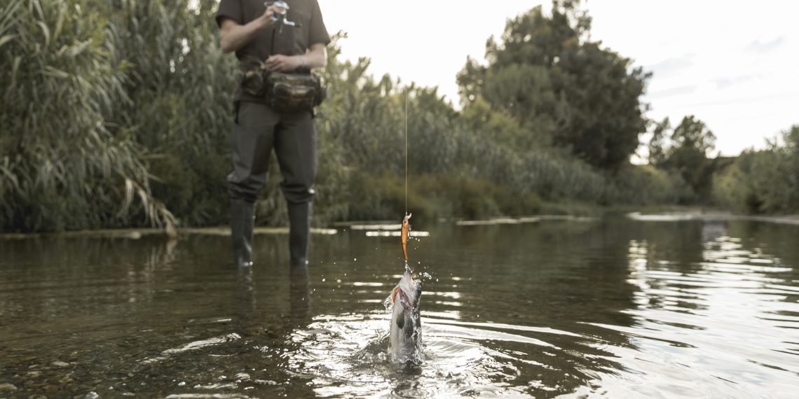 La Generalitat centraliza en una nueva plataforma las licencias de pesca marítima recreativa