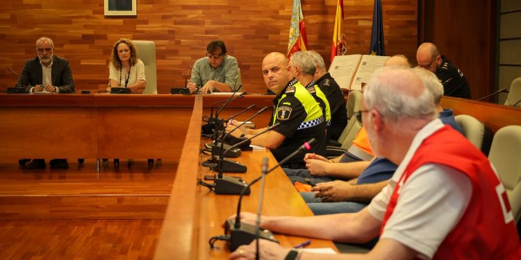 Torrent reúne el CECOPAL ante la alerta naranja por lluvias y tormentas y activa medidas preventivas desde las 15:00 horas