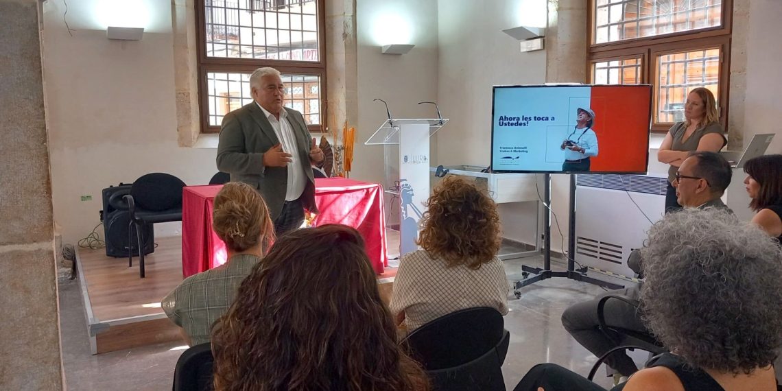 La Diputación de Valencia incorpora dos vehículos eléctricos para reforzar el turismo sostenible