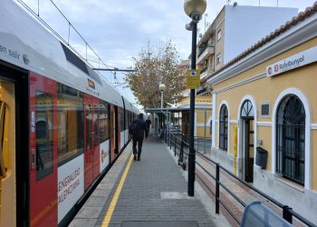 Metrovalencia amplía el servicio de la Línea 3 durante toda la noche del viernes con motivo de la Noche de los Disfraces de Rafelbunyol