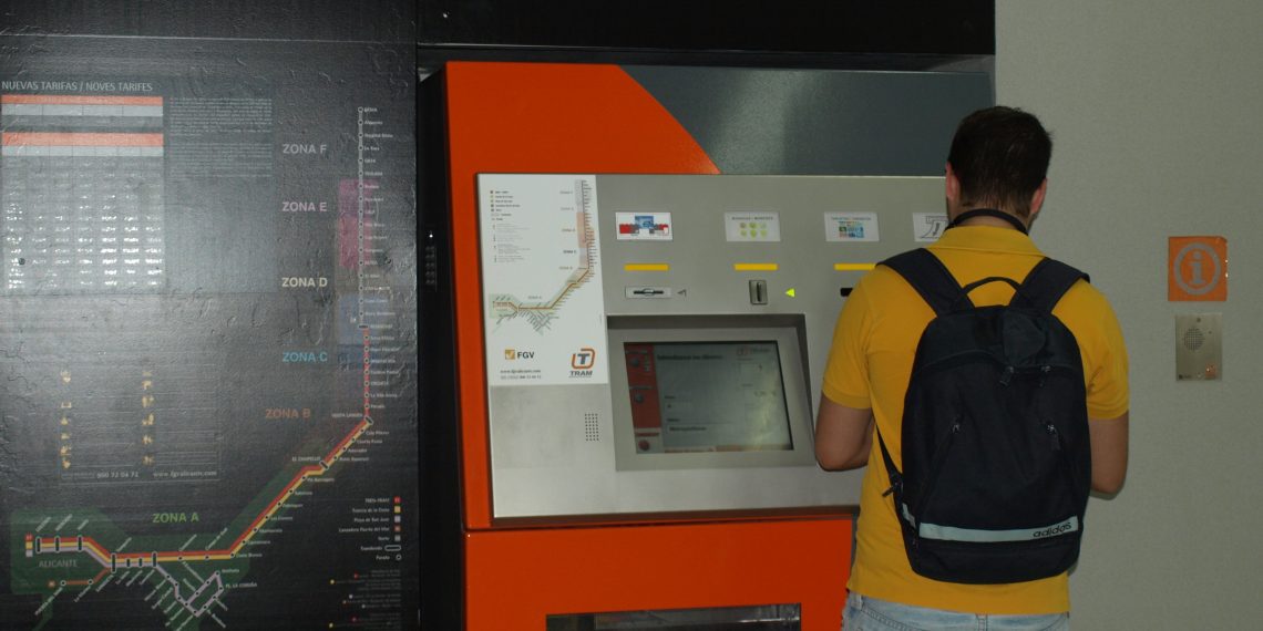 FGV invertirá 6,8 millones en modernizar los equipos de peaje del TRAM d’Alacant
