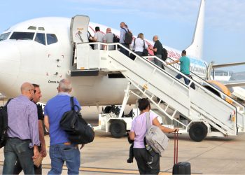 El aeropuerto de Castellón programa once vuelos chárter para la feria de Cersaie