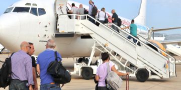 El aeropuerto de Castellón programa once vuelos chárter para la feria de Cersaie