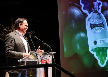 Pérez Llorca anuncia una nueva línea de ayudas de 8 millones de euros para incorporar a nuevos y jóvenes agricultores al campo valenciano