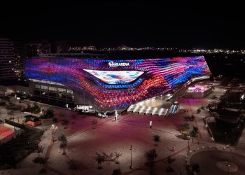 Roig Arena renueva sus creaciones audiovisuales con un espectáculo de luz y arte digital que rinde homenaje a Valencia