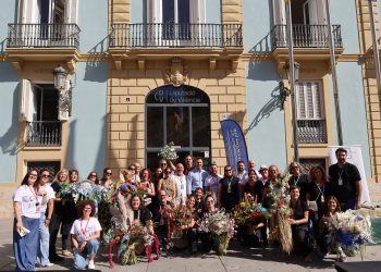 La Diputación de Valencia apoya la I Copa de Arte Floral Artesana