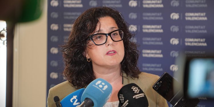 Nieves Martínez: “Los socialistas valencianos deberían ser menos súbditos de Diana Morant y escuchar a sus compañeros del PSOE de Ceuta”