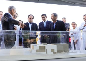 Pérez Llorca anuncia que la Unidad de Protonterapia del Hospital La Fe comenzará a funcionar antes de que acabe 2027