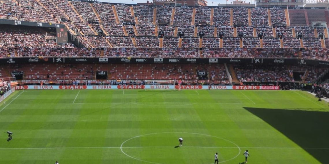 Mestalla se queda vacío hasta el minuto 19 en señal de protesta