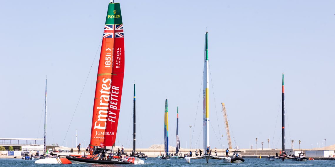 Valencia cierra su estreno como sede del SailGP con miles de aficionados