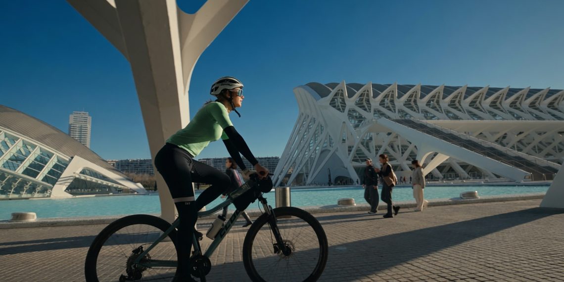 ‘Valencians sobre rodes’ se adentra en la Vía Churra