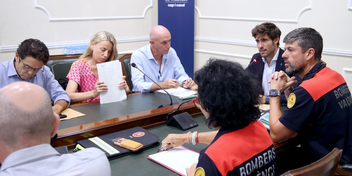 Valencia revisará los cortafuegos de la Devesa tras el incendio de El Saler
