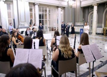 María José Catalá, ha recibido esta tarde en el Salón de Plenos a la Societat Musical Barri de Malilla