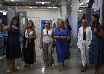 Camarero reivindica el liderazgo de las mujeres empresarias valencianas