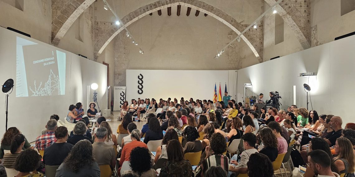 El Consorci de Museus forma a docentes de un centenar de centros públicos en prácticas artísticas