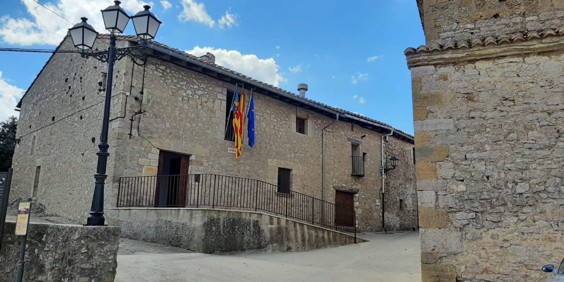 La Generalitat suma 215 funcionarios interinos a la bolsa de Administración Local