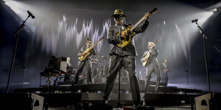Morat agota entradas en Roig Arena y convierte su estreno en una fiesta