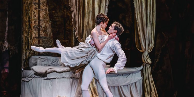 Manon, la obra maestra del ballet dramático, llega en directo a Valencia, Paterna y Alzira