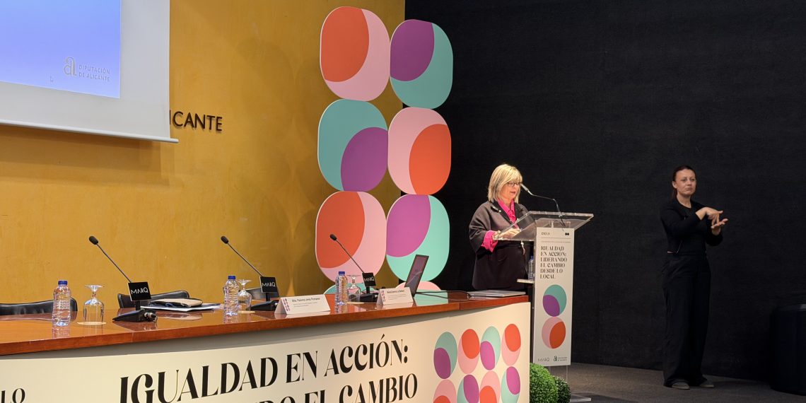 La Diputación de Alicante cierra sus Encuentros por la Igualdad con una jornada sobre comunicación inclusiva