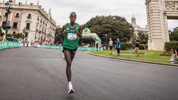 À Punt ofrecerá el domingo la Media Maratón por televisión, radio, web y YouTube