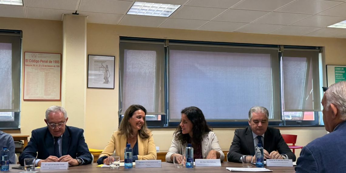 Nuria Martínez destaca la importancia de investigar y proteger a las víctimas del terrorismo
