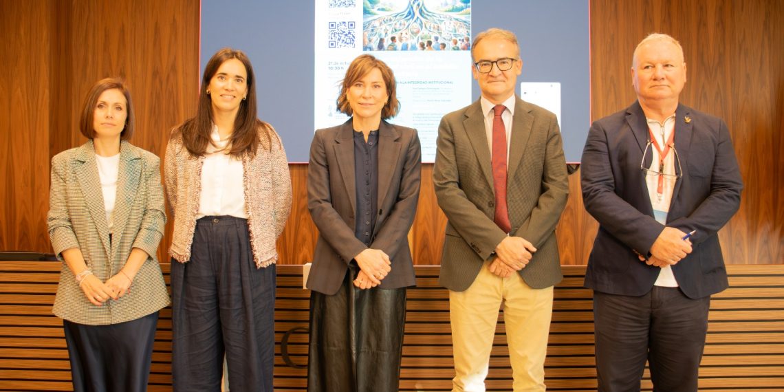 La Generalitat y la Universidad CEU Cardenal Herrera analizan la participación civil en el ámbito parlamentario