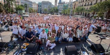 Hakuna reúne a miles de personas en Valencia para despedir el Año Jubilar del Santo Cáliz